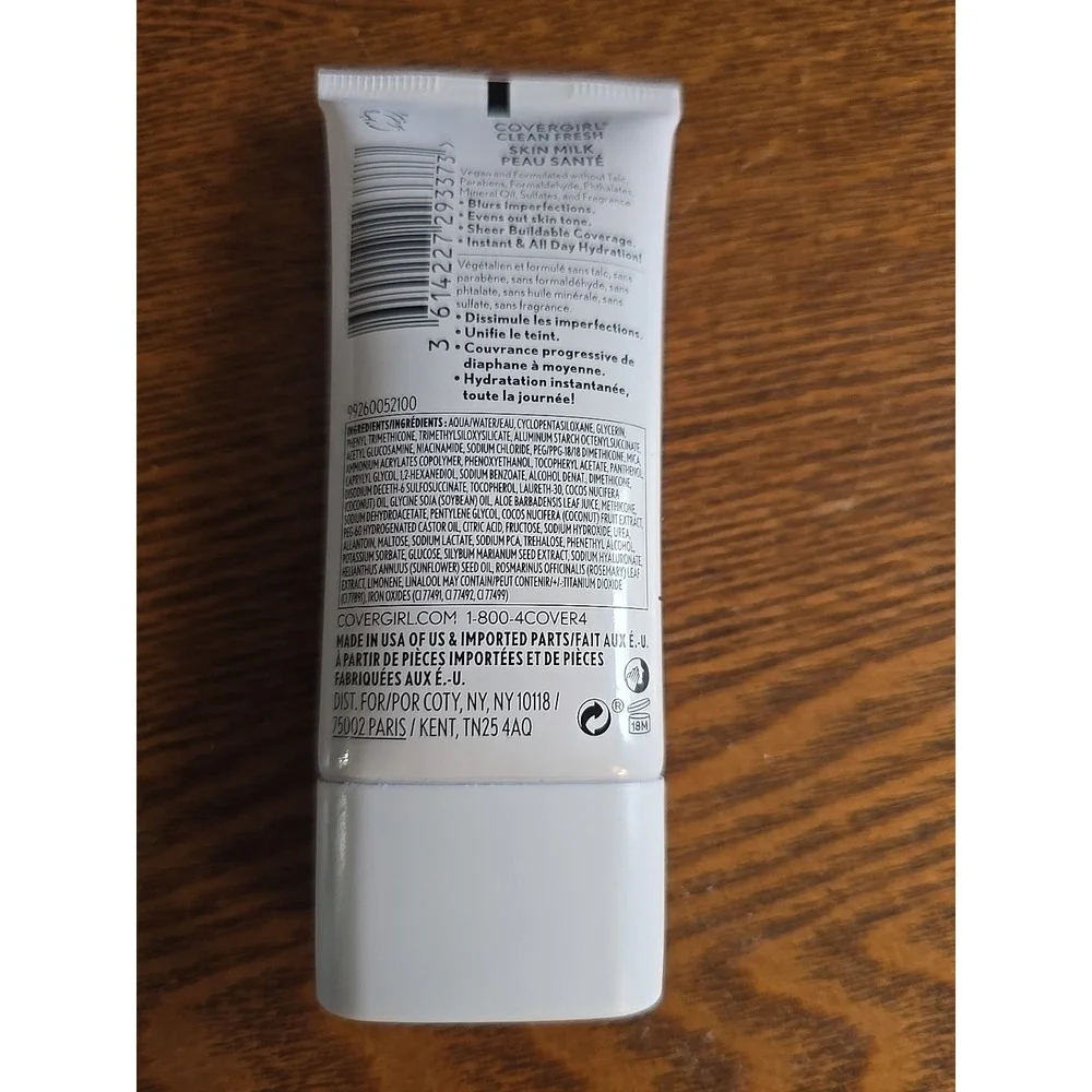 Covergirl Clean Fresh Foundation - FAIR 520 - 1fl oz‎